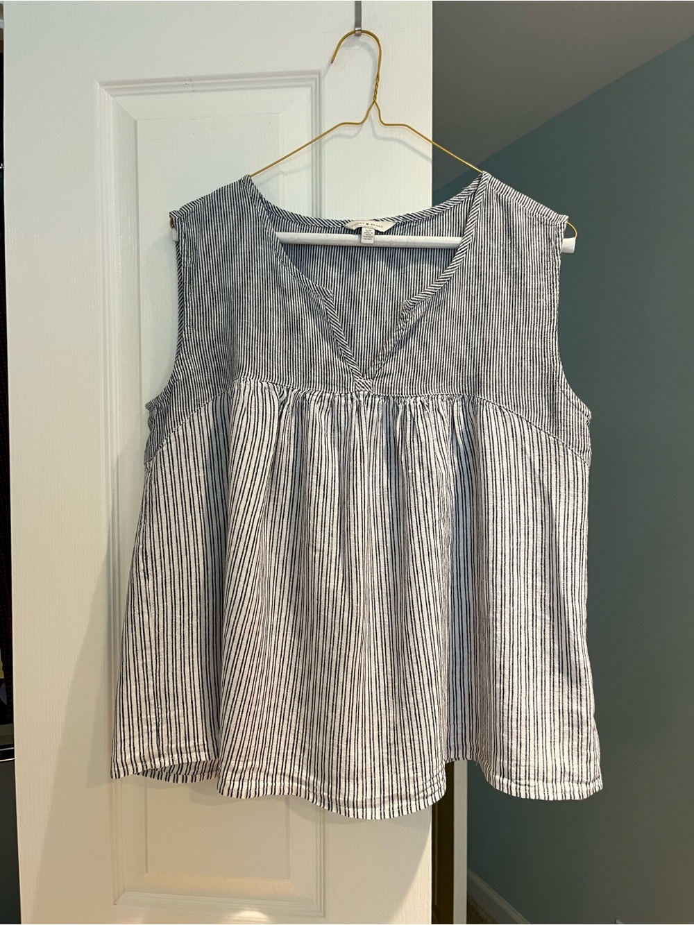 Lucky Brand black (gray) and White Striped Sleeveless V-Neck Top